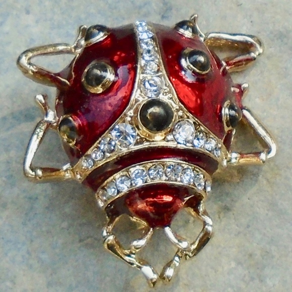 Enamel & Crystal Ladybug Pin/Brooch Beautiful Detailing with gold color metal - Picture 2 of 5